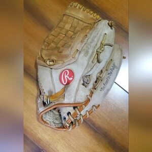 Rawlings Tan Baseball Glove Deep Well Pocket Rbg36